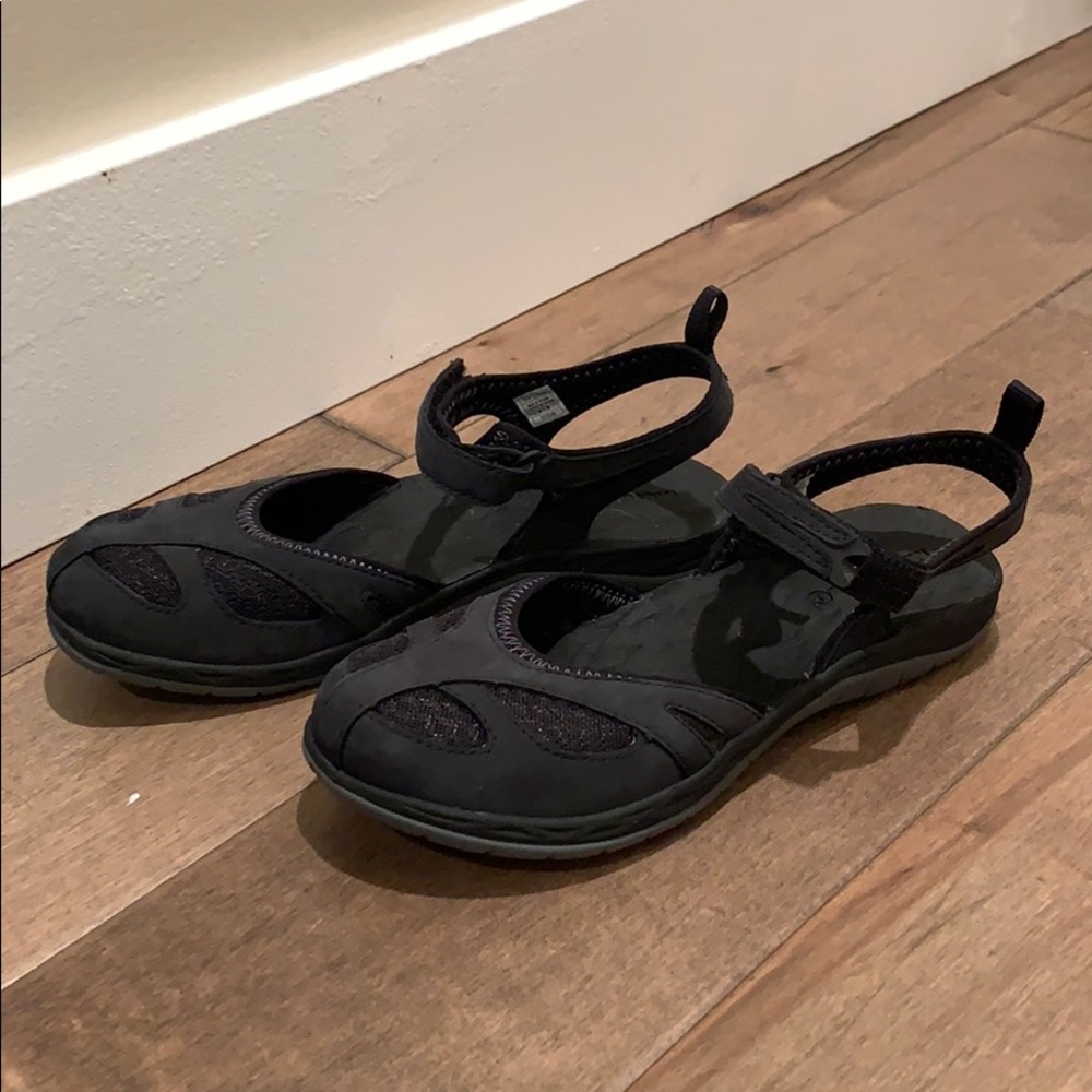 Merrell Black Siren Wrap sandles
